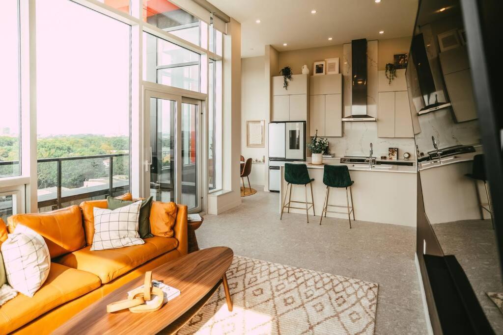 New Luxury 2Br Penthouse Apt In Central Халифакс Екстериор снимка