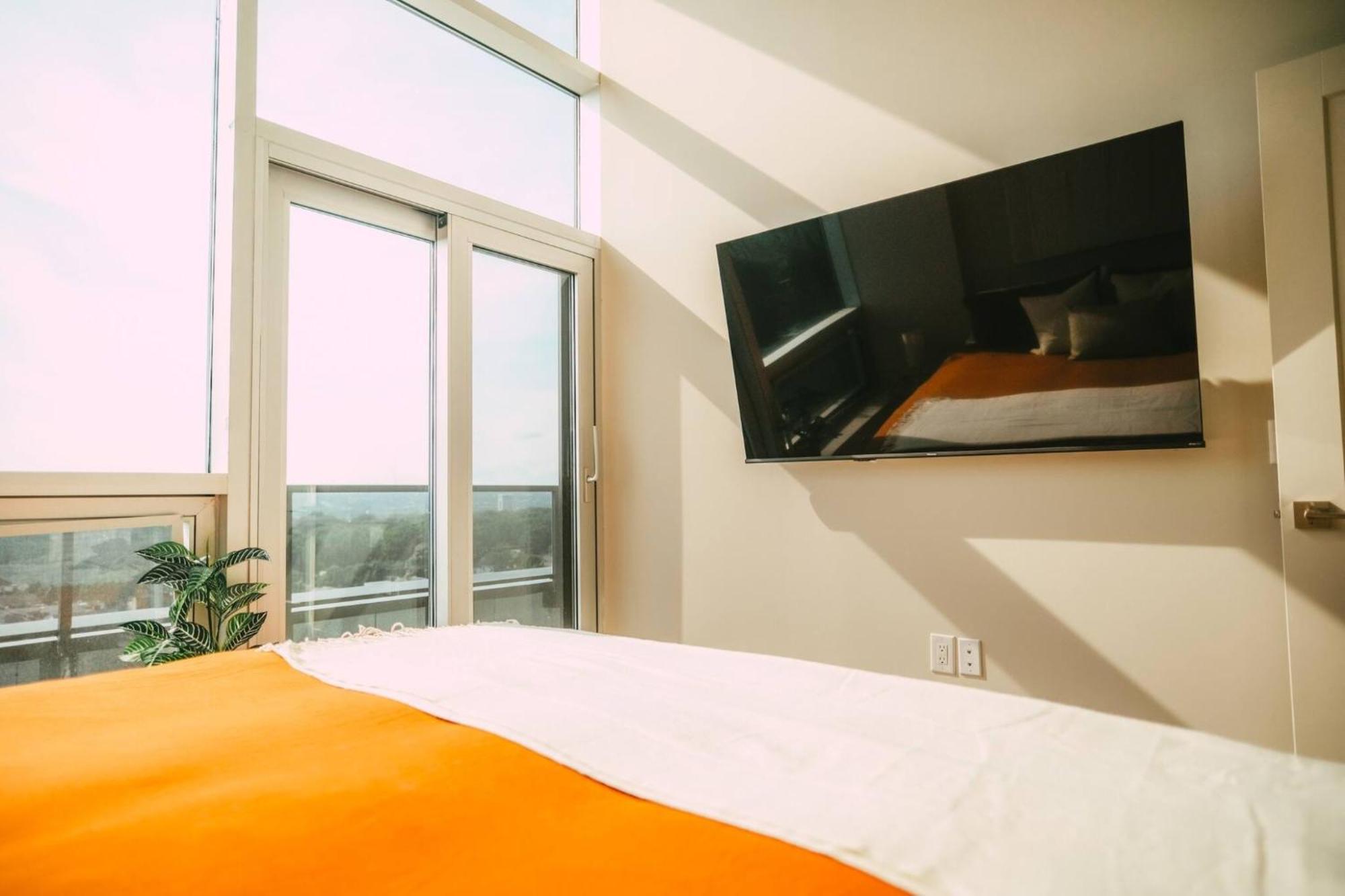 New Luxury 2Br Penthouse Apt In Central Халифакс Екстериор снимка
