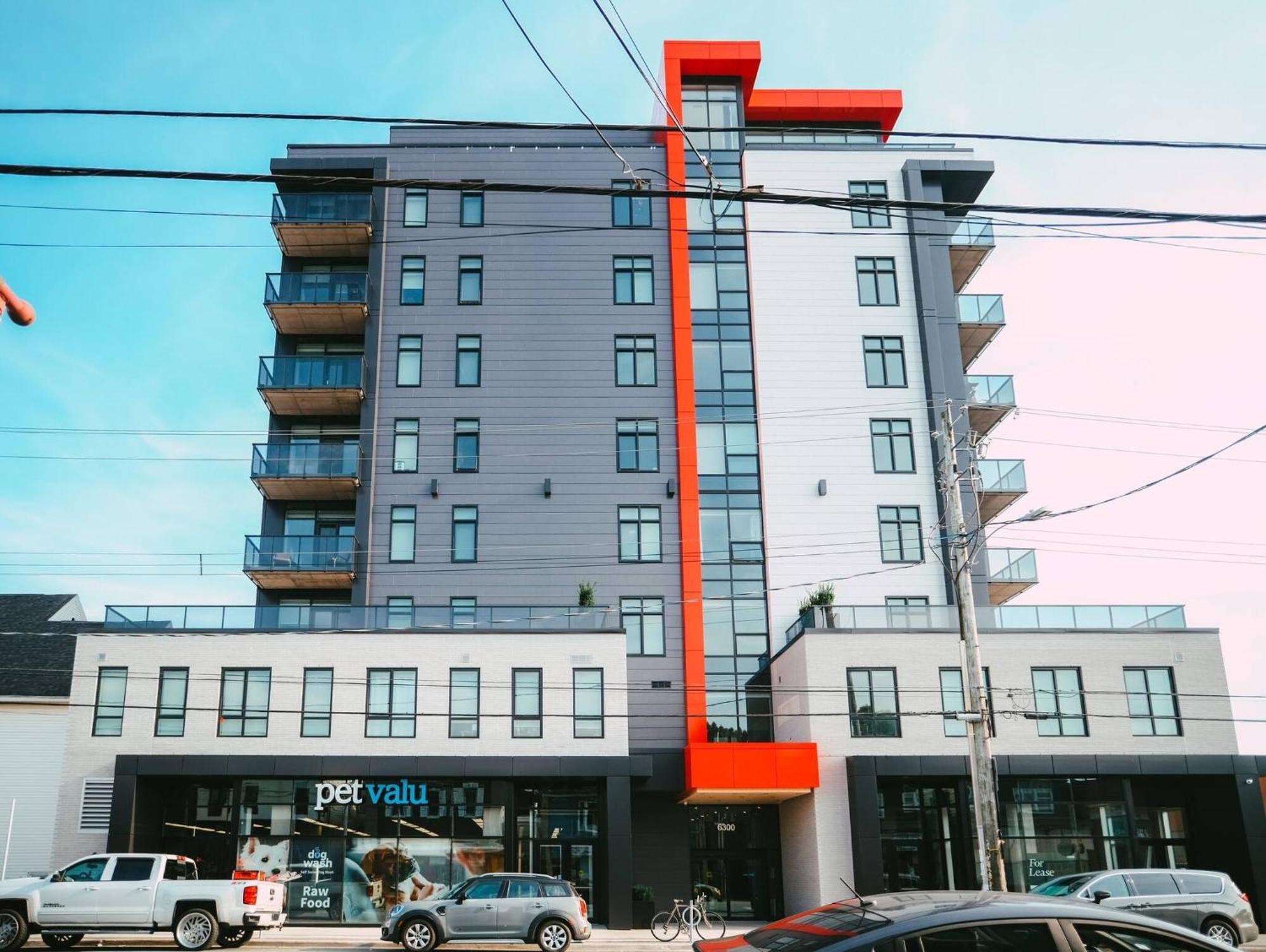New Luxury 2Br Penthouse Apt In Central Халифакс Екстериор снимка